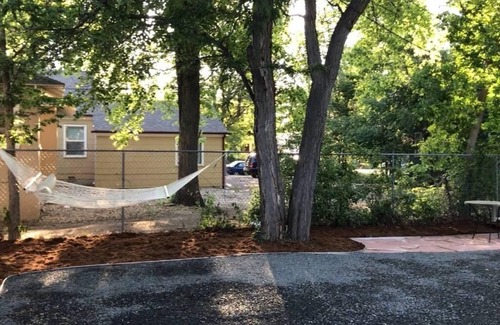 University North Condo | Beautiful Bungalow Next to CSU -FREE Cruiser Bikes