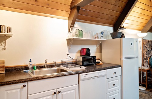 Baring Cabin | Beautiful cabin in the woods with a private hot tub