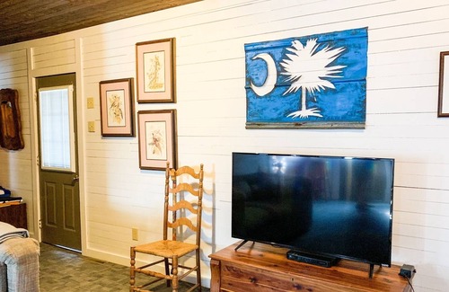 Edgefield Cabin | Beautiful Cabin with scenic views for Corporate Events & Family Vacations