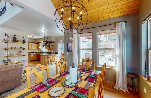 Fishhook House | Beautiful cabin with woodstove & firepit, near outdoor recreation