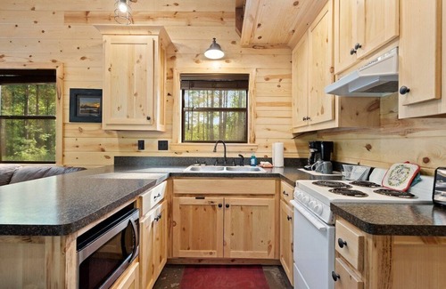 Golden Cabin | Beautiful cabins with a pool in a peaceful setting