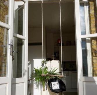 North Kensington Apartment | Beautiful Canalside 1-Bedroom Flat with Terrace