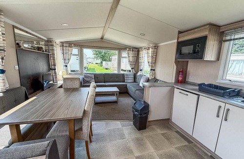 Mappleton House | Beautiful caravan at Skipsea Sands ref 41029WF
