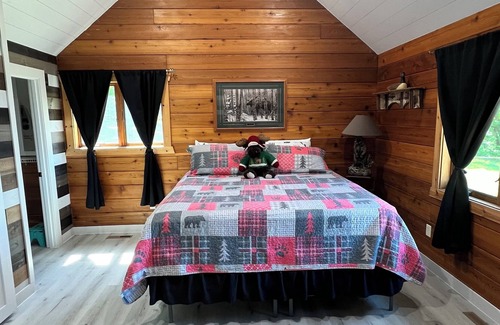 Pelican Rapids House | Beautiful Cedar Log Home overlooking North Lake Lida in Pelican Rapids Minnesota