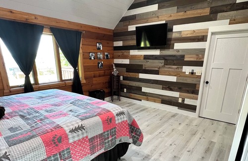 Pelican Rapids House | Beautiful Cedar Log Home overlooking North Lake Lida in Pelican Rapids Minnesota