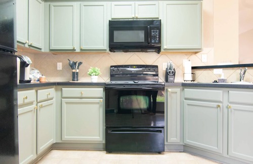 Medical Center District House | Beautiful Central Home for Families and Groups