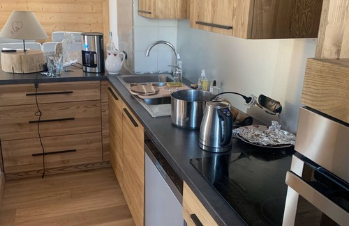 Flaine House | BEAUTIFUL CHALET WITH JACUZZI CLOSE TO SLOPES - STUNNING VIEWS - SO RELAXING!