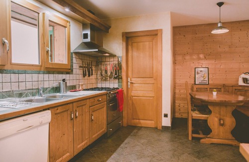 Montriond Ski Chalet | Beautiful chalet in heart of the Alps- CATERING Available