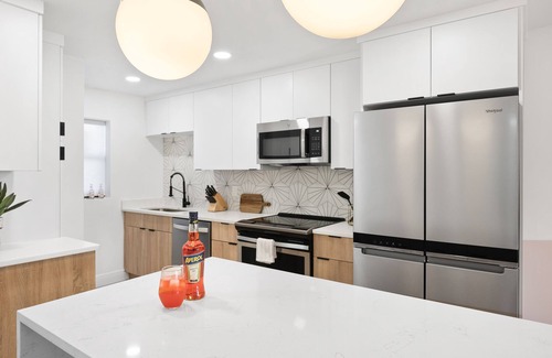 Port Canaveral Condo | Beautiful & Chic Family Condo RIGHT on the Beach | Heated Pool + Private Balcony Views! 🌞