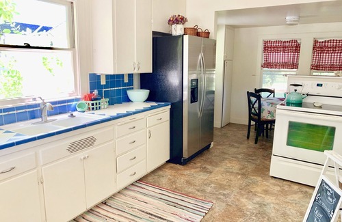 Chico House | Beautiful Chico Farmhouse With Room for All…10 beds!