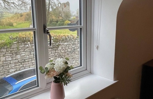 Clun House | Beautiful Clun Castle View