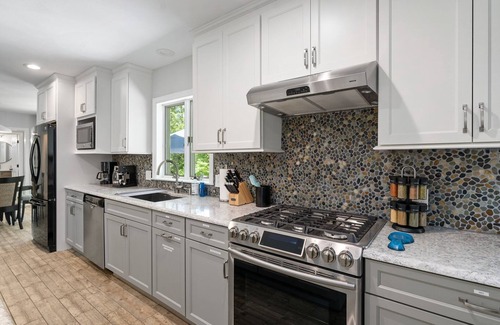 Saunderstown House | Beautiful Colonial Home in Saunderstown, RI