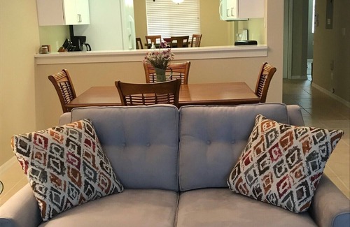 Naples Condo | Beautiful Condo In Gated Golf Community Overlooking 17th Green And Lake
