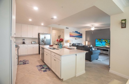 Lakewood Ranch Resort | Beautiful Condo located on Golf Course in a 24x7 Gated Community with Amenities!