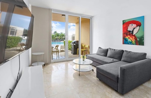 Boegoeroei Condo | Beautiful Condo w/2BR 2BA GroundFloor Pool Access
