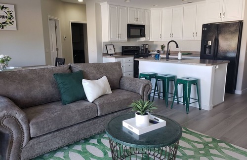 Mesquite Condo | Beautiful Condo w/balcony and an additional game room, swimming pool and more!