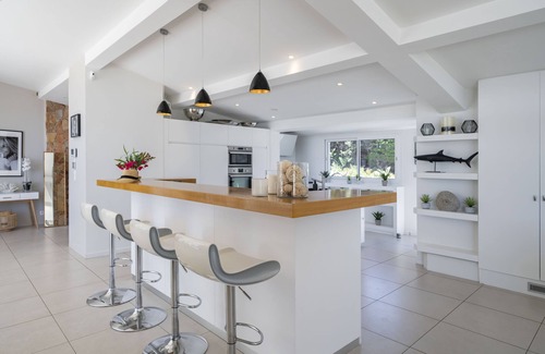La Croix des Gardes Villa | Beautiful contemporary villa, with splendid panoramic sea view
