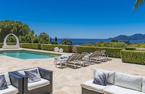 La Croix des Gardes Villa | Beautiful contemporary villa, with splendid panoramic sea view