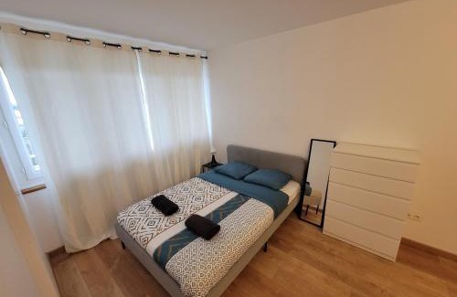 Ris Orangis Apartment | Beautiful & cosy 3 bedrooms full accommodation