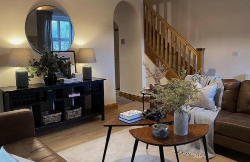 Walsden House | Beautiful & cosy 4 bedroom home