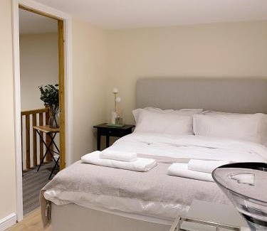 Walsden House | Beautiful & cosy 4 bedroom home