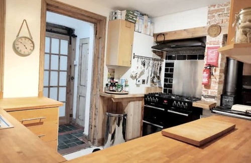 Chale Cottage | Beautiful Cottage by the Coast