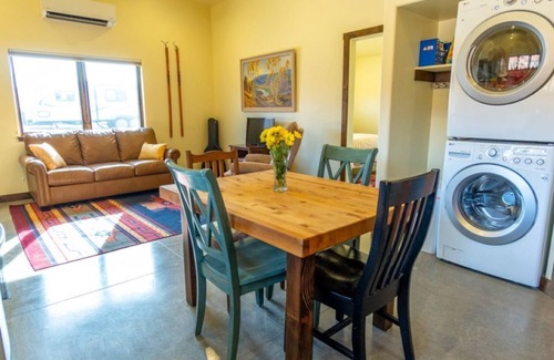 Moab South Valley Cottage | Beautiful cottage in the rocks