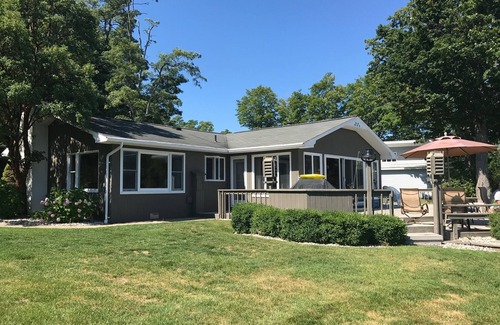 Glen Arbor Cottage | Beautiful Cottage With Sandy Beach Located On Big Glen Lake's South Side