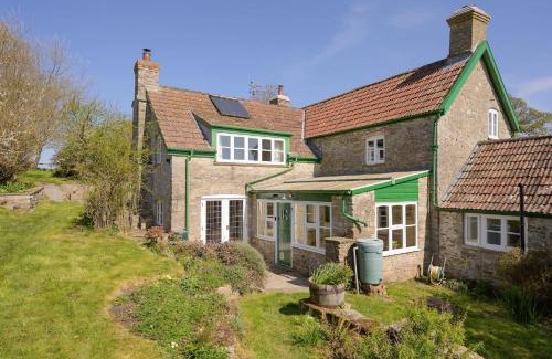 Wedmore House | Beautiful Cottage with Expansive Countryside Views