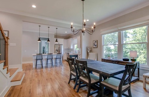 Franklin House | Beautiful Country Farmhouse - Historic Franklin
