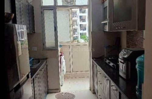 Noida House | Beautiful Cozy 3-bedroom apartment with AC in Noida