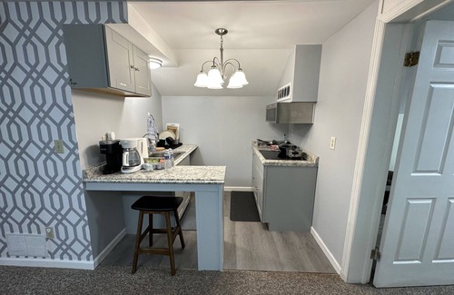 Park Forest Village Apartment | Beautiful cozy apt above commercial office, quiet and super convenient location