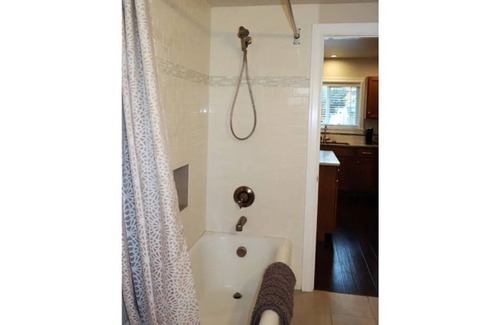 Coeur d'Alene Cottage | Beautiful, Cozy Downtown CDA Home