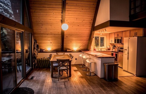 Packwood Cabin | Beautiful, Cozy, Riverfront A-Frame Cabin+Hot tub
