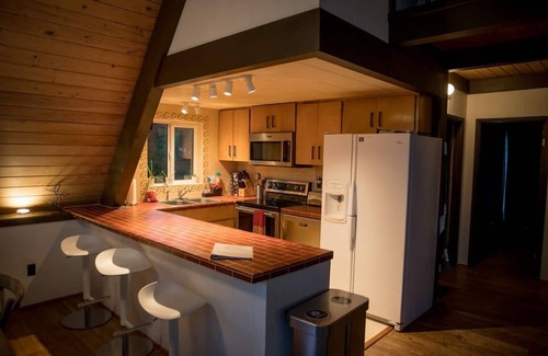 Packwood Cabin | Beautiful, Cozy, Riverfront A-Frame Cabin+Hot tub