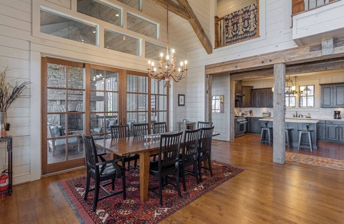 Glenville House | Beautiful custom home in Chinquapin
