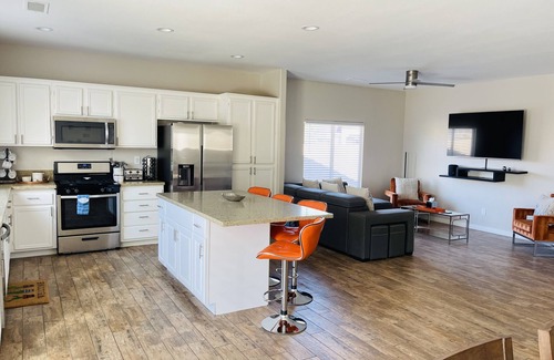 Desert Hot Springs House | Beautiful Desert Retreat - Salt Water Pool & Spa