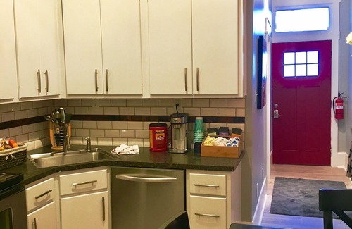 Bardstown Apartment | Beautiful Decorated Apartment located in the heart of Downtown Bardstown, KY