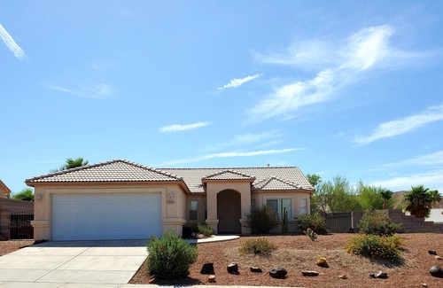 Bullhead City House | Beautiful Desert Oasis