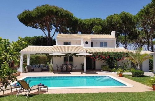 Vilamoura Apartment | Beautiful detached villa,four bedrooms, private heatable pool,in a tranquil area