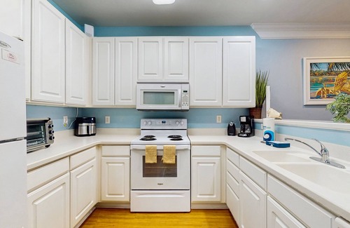Calabash Condo | Beautiful dog-friendly coastal condo close to golf courses and beach attractions