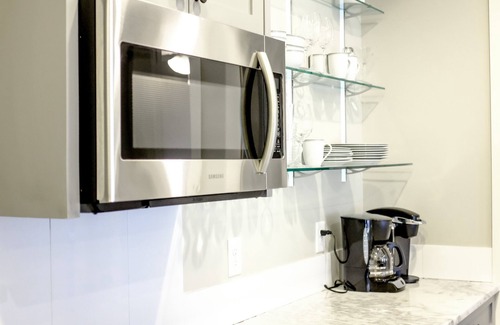 Auburn House | Beautiful Downtown Auburn Cottage In A Quaint Setting!