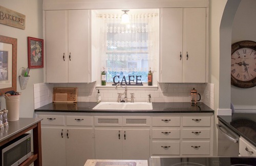 Holland House | Beautiful Downtown Holland Home next to Kollen Park and Lake Macatawa