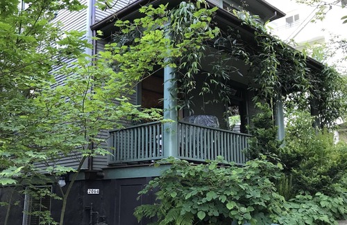 Portland Heights Apartment | Beautiful Downtown Studio Perfect to Disconnect