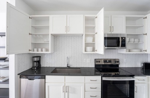 Govalle Apartment | Beautiful East Austin 1BR w/Pool, Gym & W/D, nr airport, by Blueground