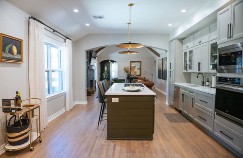 Yorktown House | Beautiful, Elegant, Unique, Modern! By Gathering Place, Discovery Lab, & Expo!
