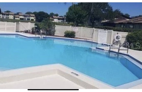 Holiday Villa | Beautiful End Unit 2b/2b Villa on the Lake
