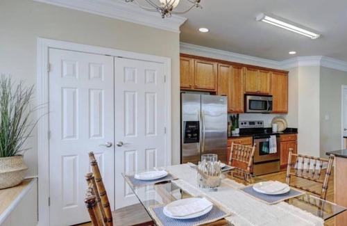 Midtown Ocean City House | Beautiful End Unit Ocean Block Townhome 300 ft From Beach