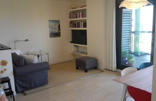 Torre de la Horadada Apartment | Beautiful new sunny, directly overlooking the sea, two minutes from the beach.