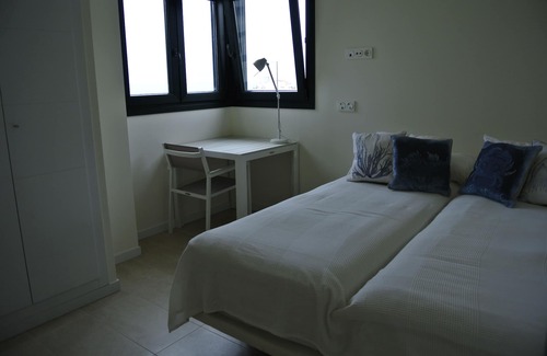 Torre de la Horadada Apartment | Beautiful new sunny, directly overlooking the sea, two minutes from the beach.